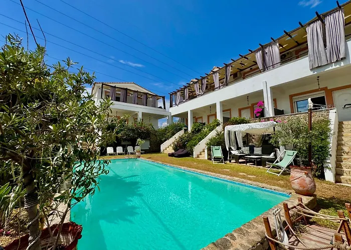 Irene\'S Maisonette At Rafaella Resort