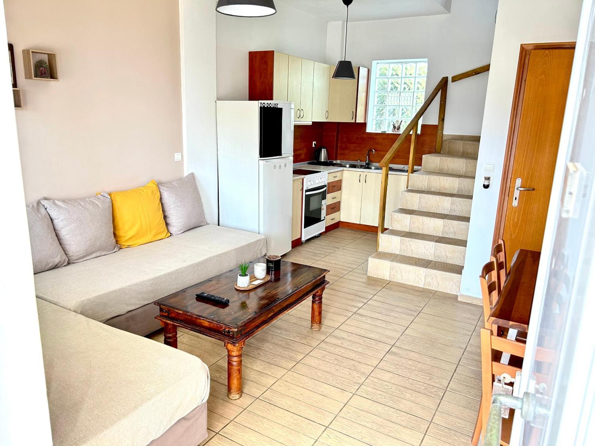 Irene's Maisonette At Rafaella